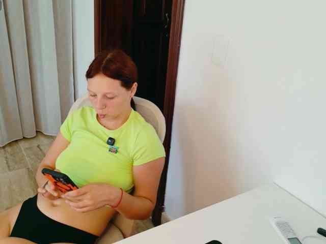 ViktoriaSillk webcam