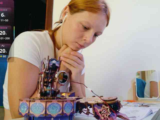 ViktoriaSillk webcam