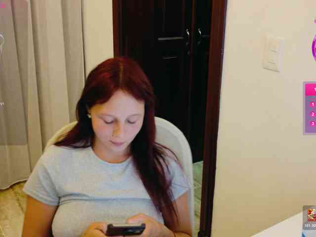 ViktoriaSillk webcam