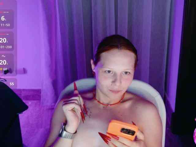 ViktoriaSillk webcam