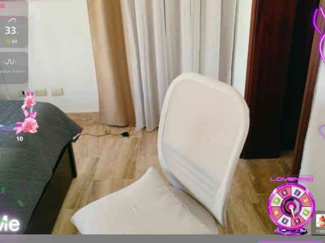 ViktoriaSillk webcam
