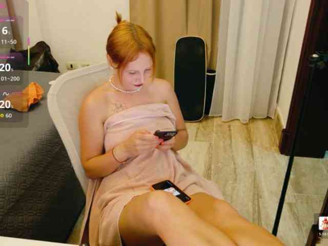 ViktoriaSillk webcam