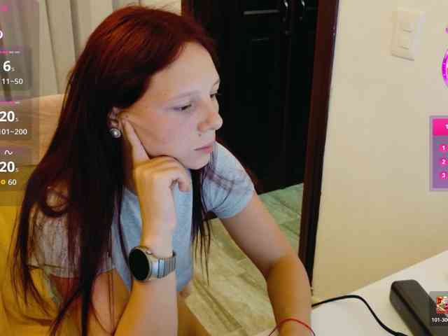 ViktoriaSillk webcam