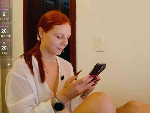 ViktoriaSillk webcam