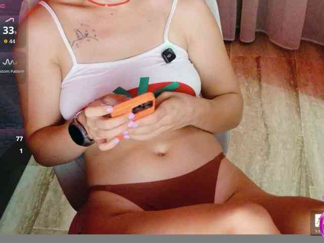 ViktoriaSillk webcam