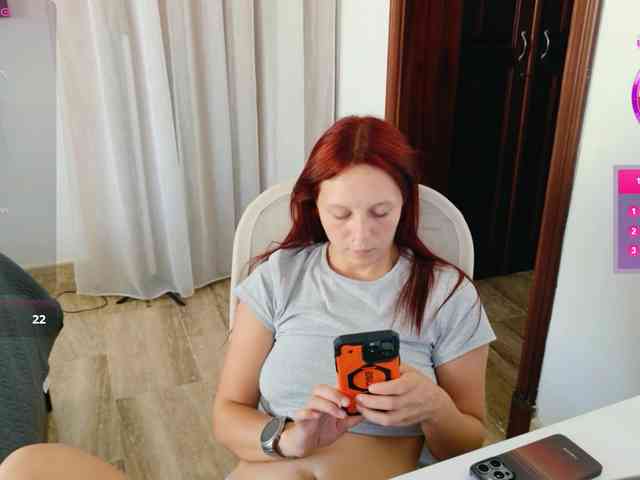 ViktoriaSillk webcam