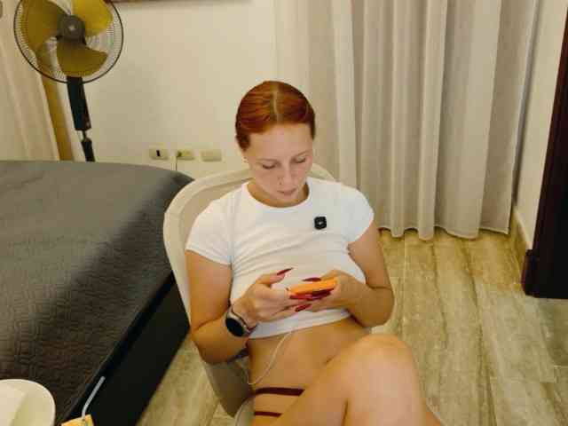 ViktoriaSillk webcam