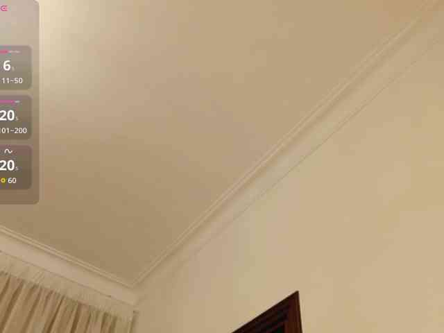 ViktoriaSillk webcam