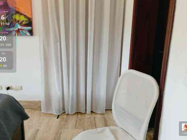 ViktoriaSillk webcam