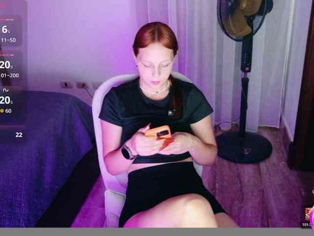 ViktoriaSillk webcam