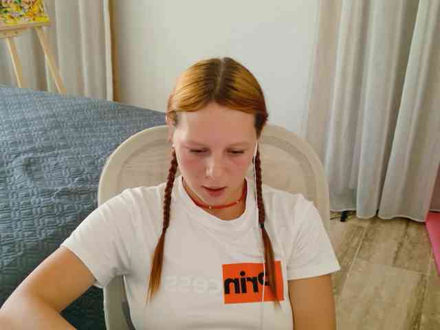 ViktoriaSillk webcam