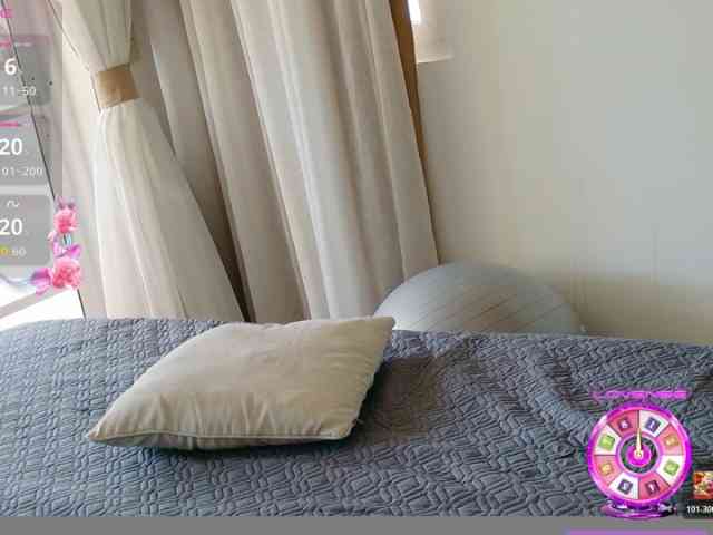 ViktoriaSillk webcam