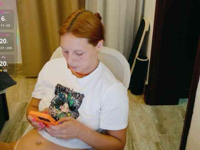 ViktoriaSillk webcam