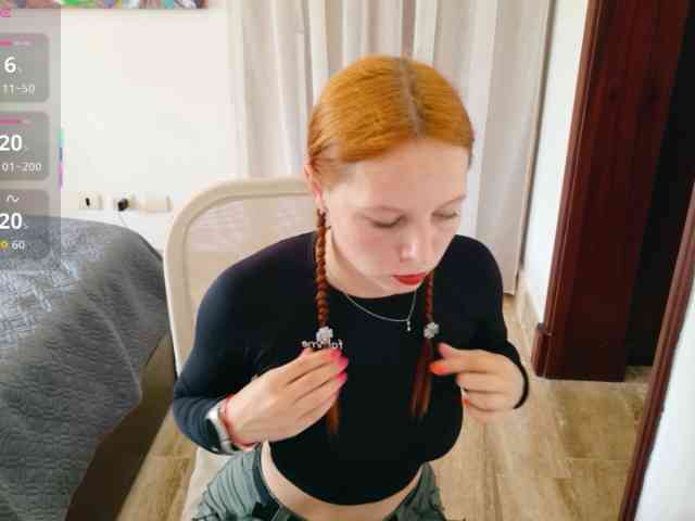 ViktoriaSillk webcam