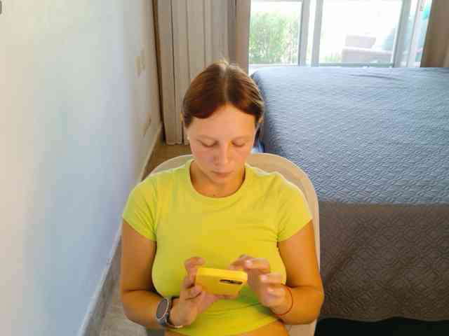 ViktoriaSillk webcam