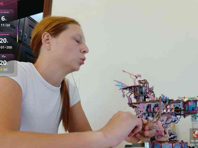 ViktoriaSillk webcam