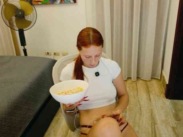 ViktoriaSillk webcam