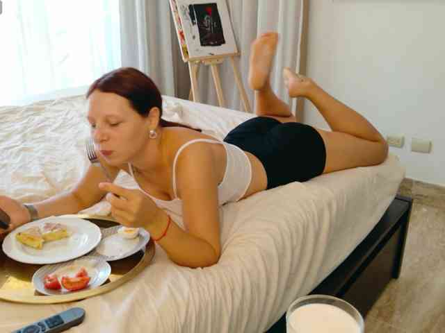 ViktoriaSillk webcam