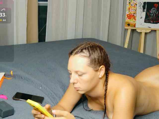 ViktoriaSillk webcam