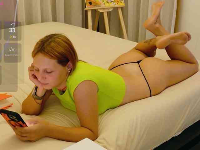 ViktoriaSillk webcam