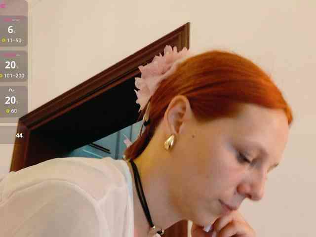 ViktoriaSillk webcam