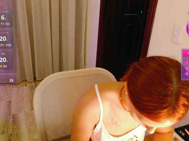 ViktoriaSillk webcam
