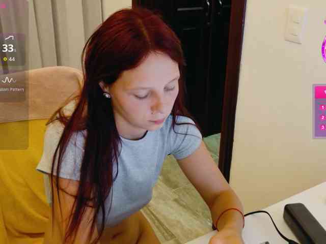 ViktoriaSillk webcam