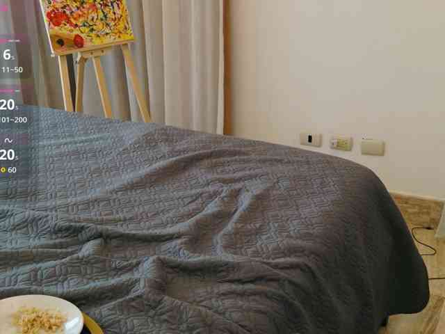 ViktoriaSillk webcam