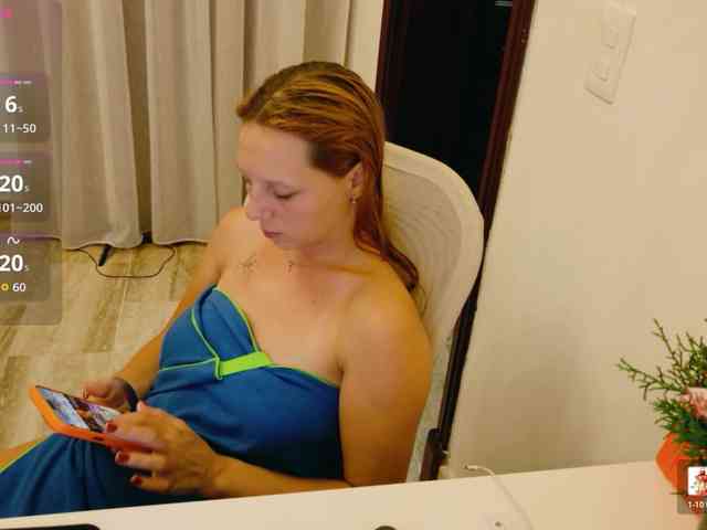 ViktoriaSillk webcam