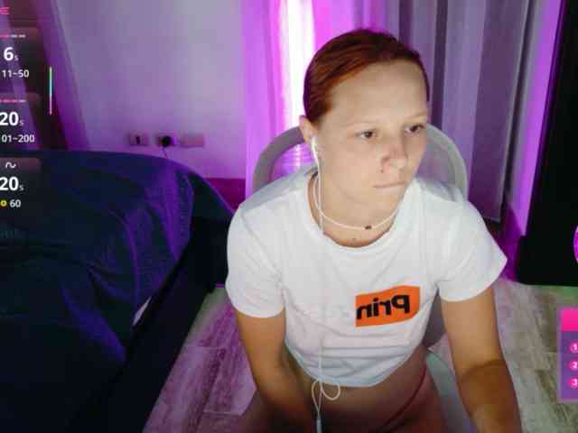 ViktoriaSillk webcam