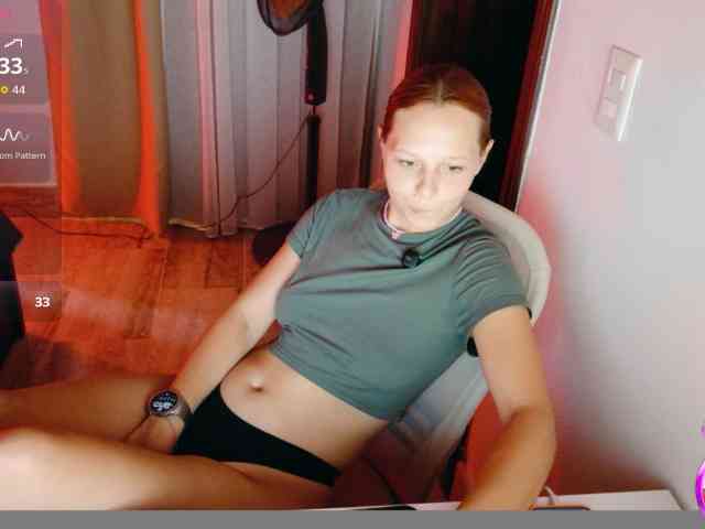 ViktoriaSillk webcam