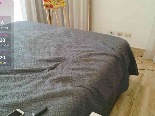 ViktoriaSillk webcam