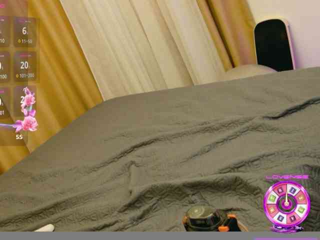 ViktoriaSillk webcam