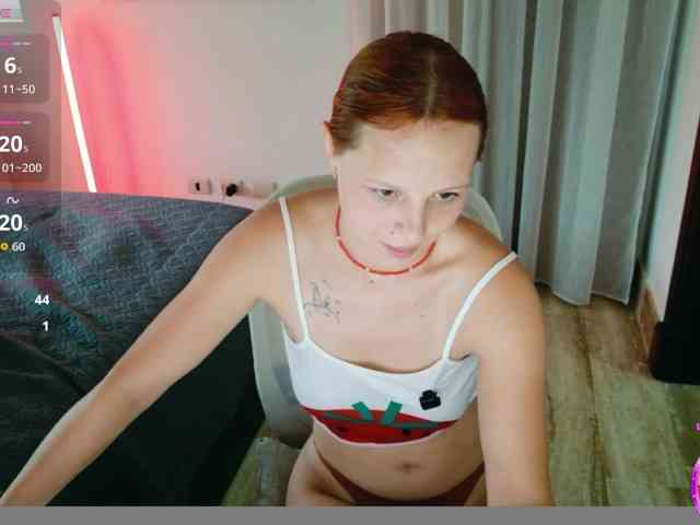 ViktoriaSillk webcam