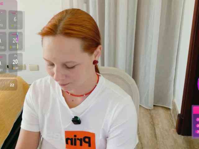 ViktoriaSillk webcam