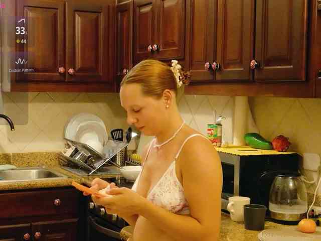 ViktoriaSillk webcam