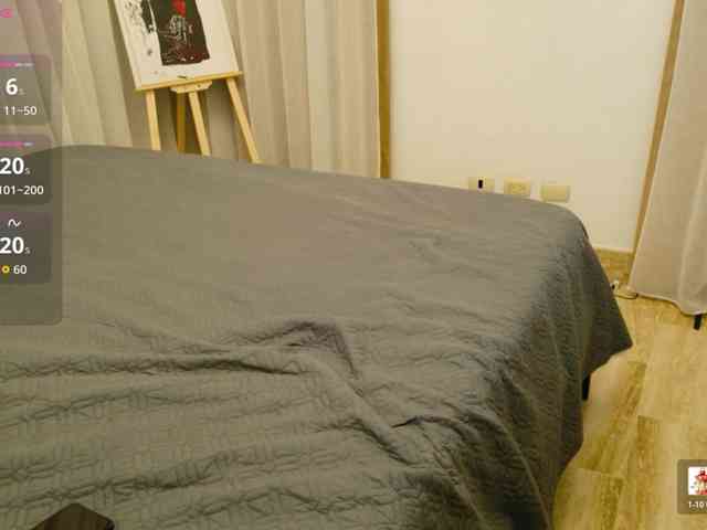 ViktoriaSillk webcam