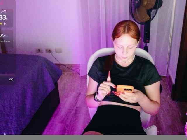 ViktoriaSillk webcam
