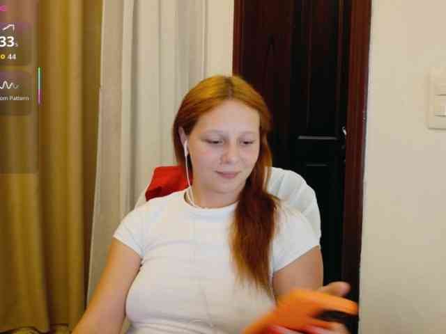 ViktoriaSillk webcam