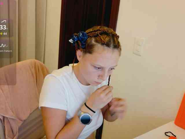 ViktoriaSillk webcam