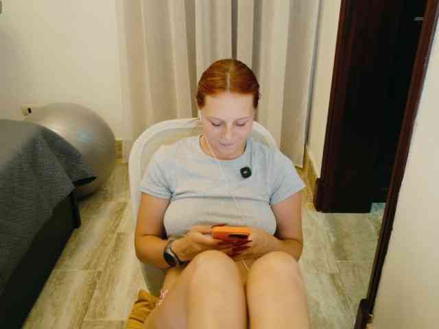 ViktoriaSillk webcam