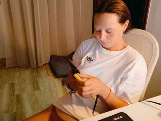 ViktoriaSillk webcam