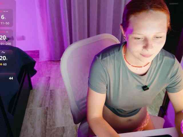 ViktoriaSillk webcam
