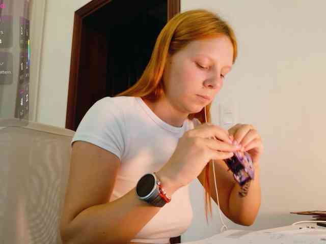 ViktoriaSillk webcam