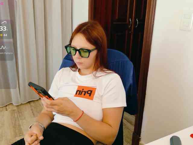 ViktoriaSillk webcam