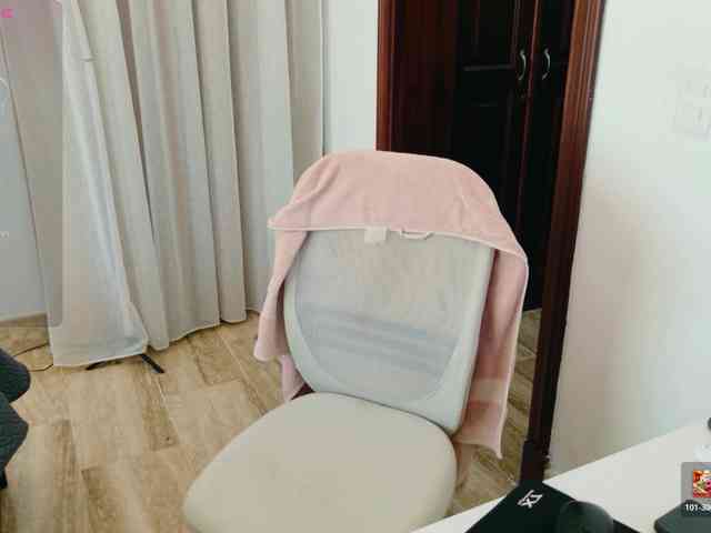 ViktoriaSillk webcam