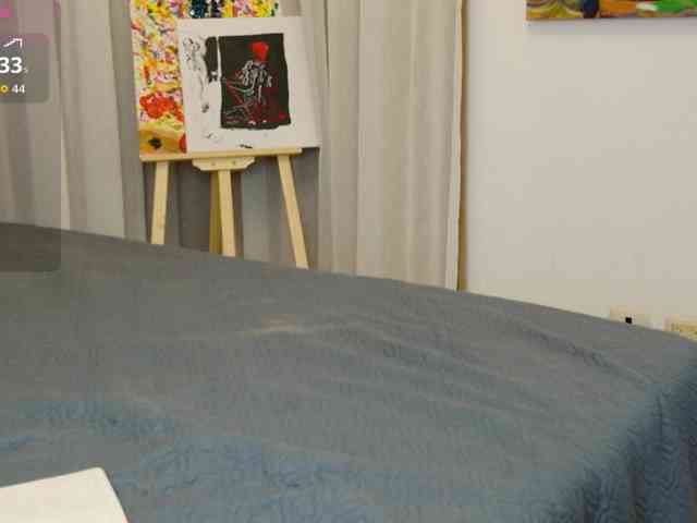 ViktoriaSillk webcam