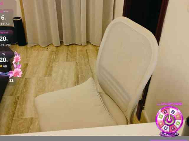 ViktoriaSillk webcam