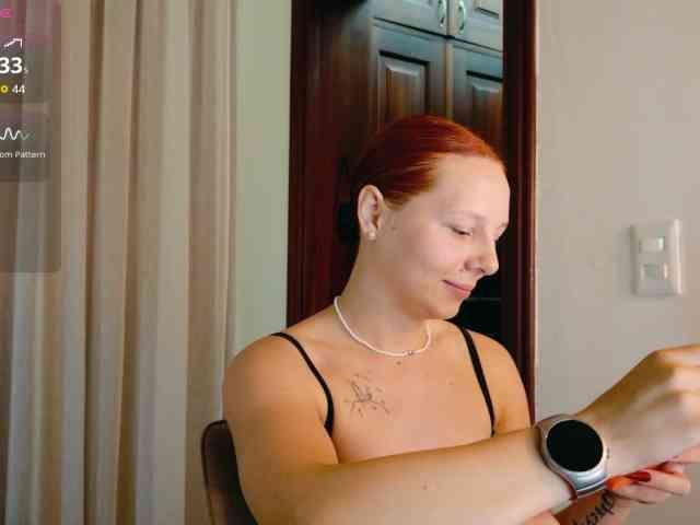 ViktoriaSillk webcam