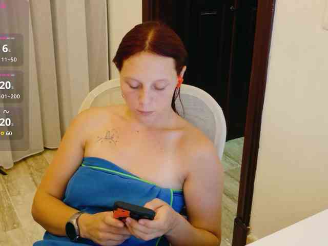 ViktoriaSillk webcam